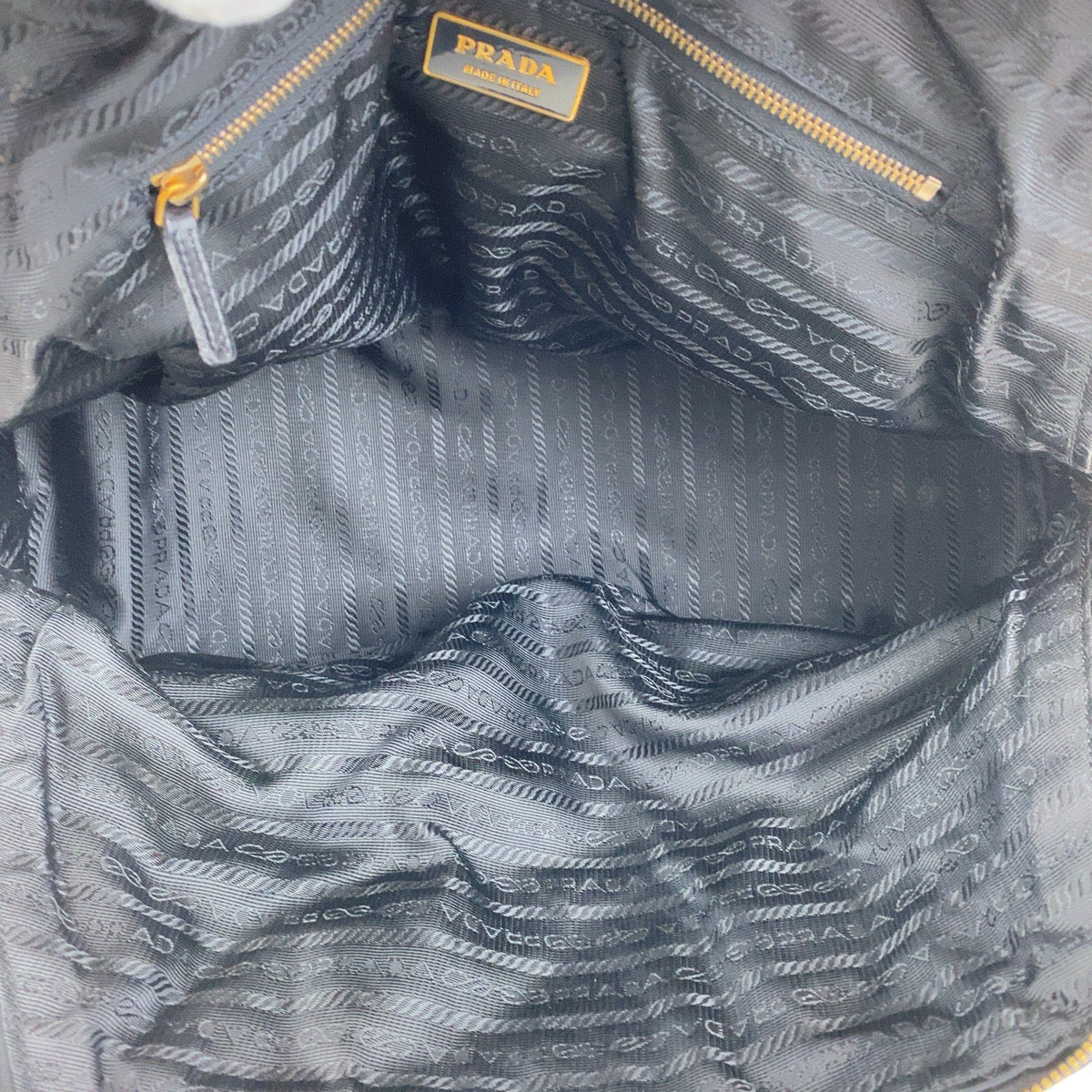 17918
PRADA プラダ テスート 三角ロゴプレート ブラック 黒 ゴールド金具 ナイロン / レザー ショルダーバッグ トートバッグ  レディース ABP42