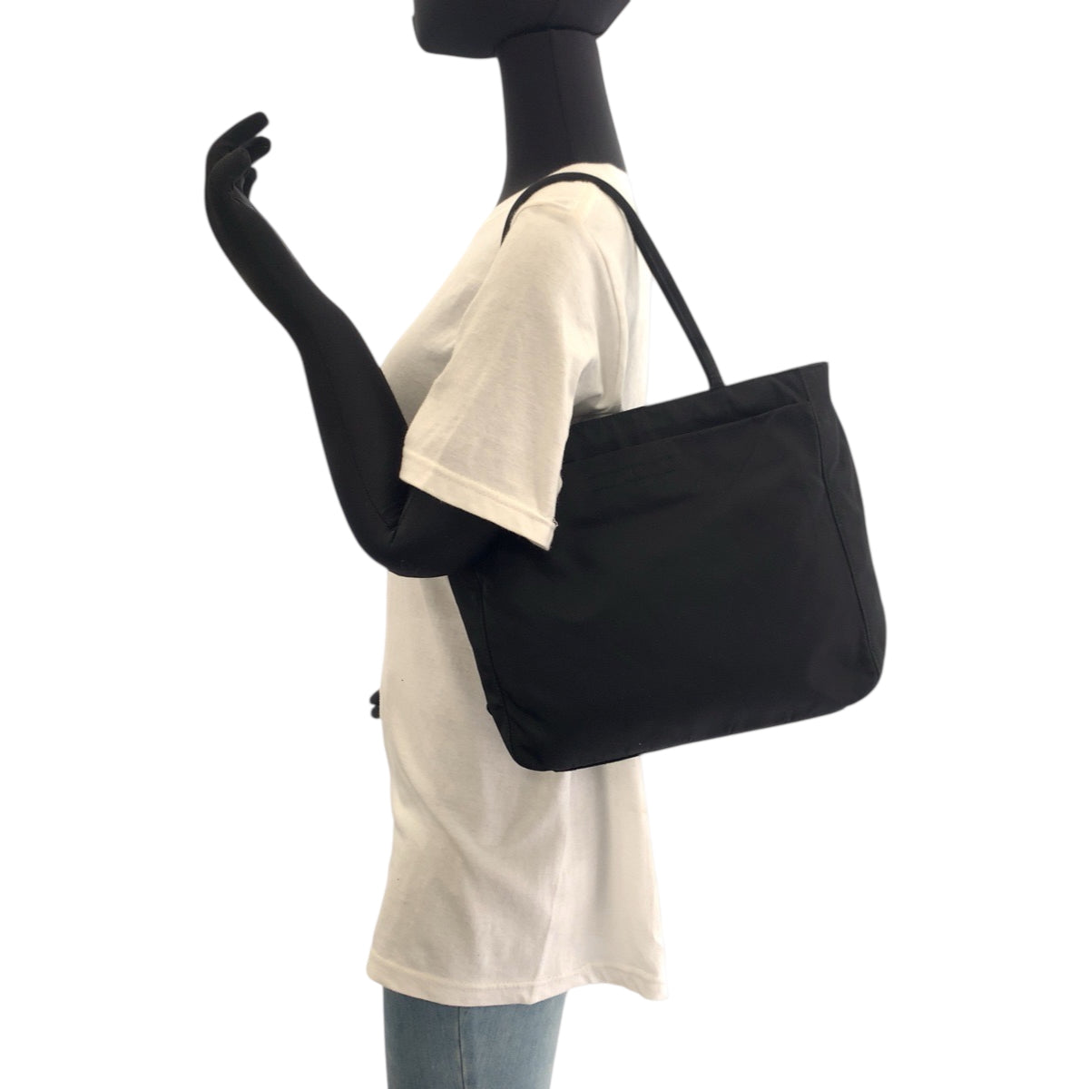 17920
PRADA プラダ テスート 三角ロゴプレート ブラック 黒 シルバー金具 ナイロン ハンドバッグ ショルダーバッグ  レディース ABP40