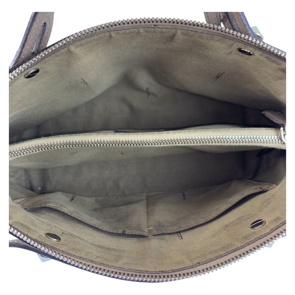 17938
FENDI フェンディ バイザウェイ ミディアム グレージュ シルバー金具 レザー ショルダーバッグ ハンドバッグ 2way  レディース AB62