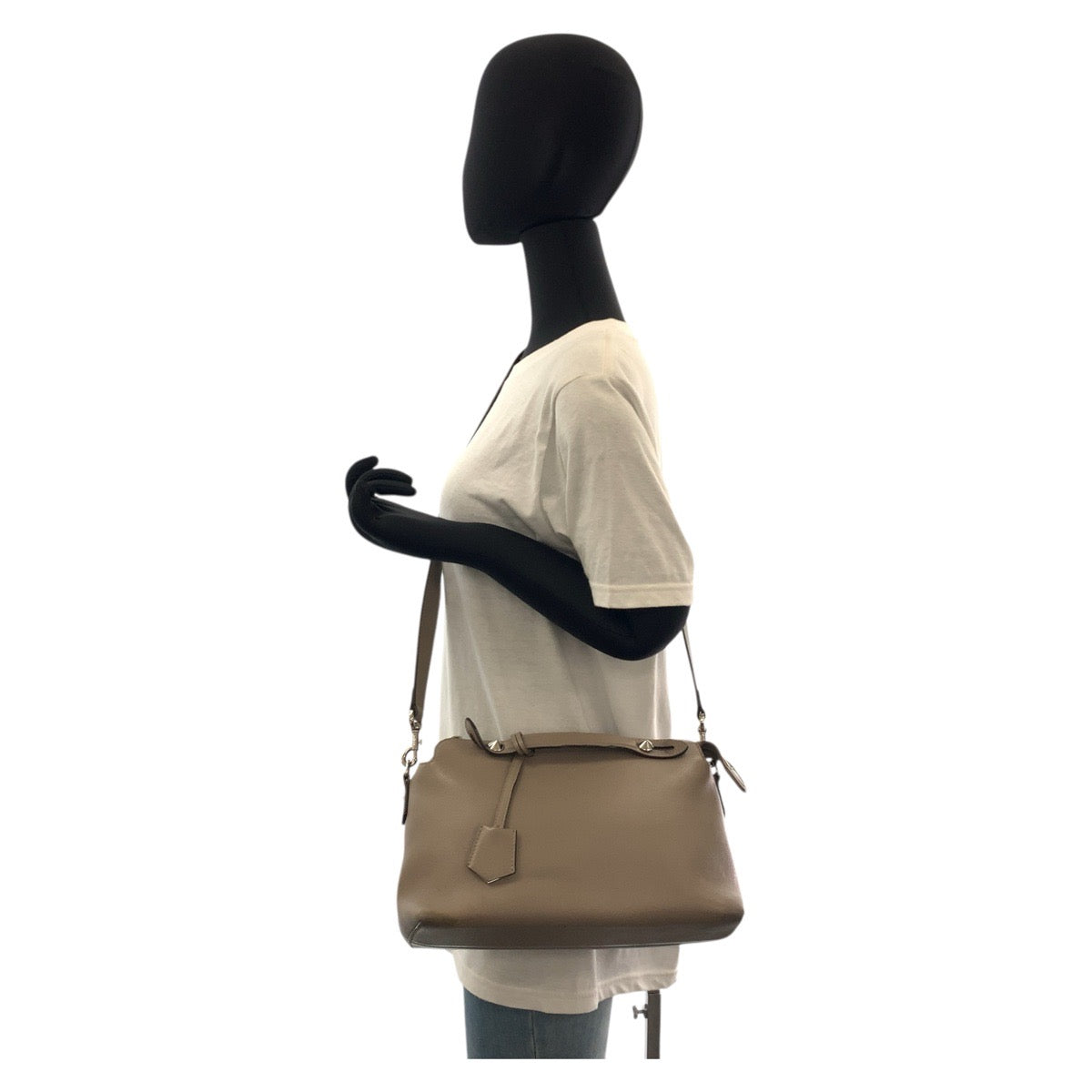 17938
FENDI フェンディ バイザウェイ ミディアム グレージュ シルバー金具 レザー ショルダーバッグ ハンドバッグ 2way  レディース AB62