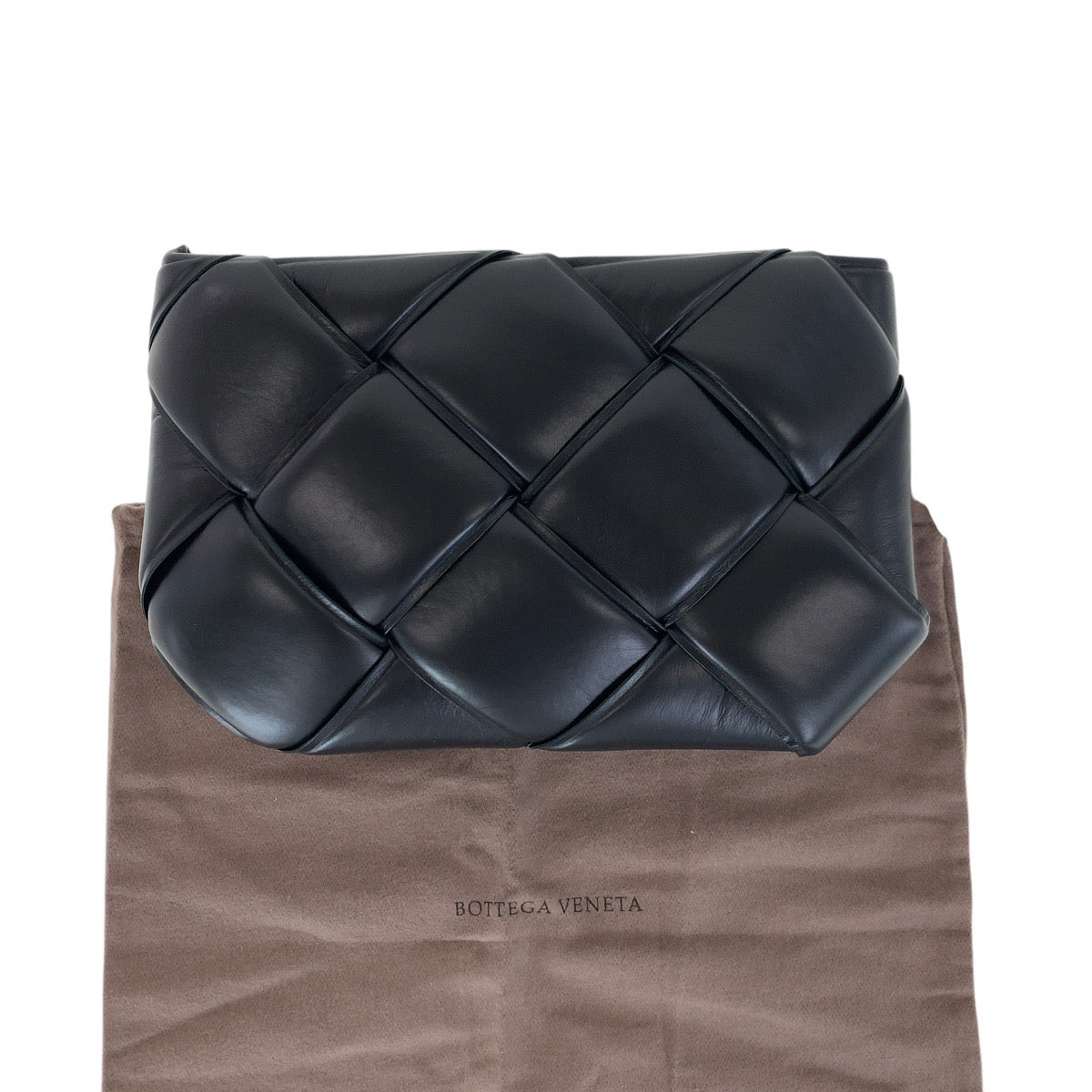 18043
BOTTEGAVENETA ボッテガヴェネタ マキシイントレチャート パデット ブラック 黒 ゴールド金具 レザー クラッチバッグ  レディース SA78