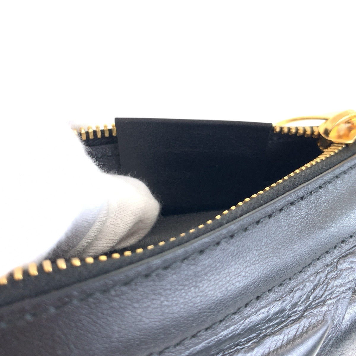 18043
BOTTEGAVENETA ボッテガヴェネタ マキシイントレチャート パデット ブラック 黒 ゴールド金具 レザー クラッチバッグ  レディース SA78