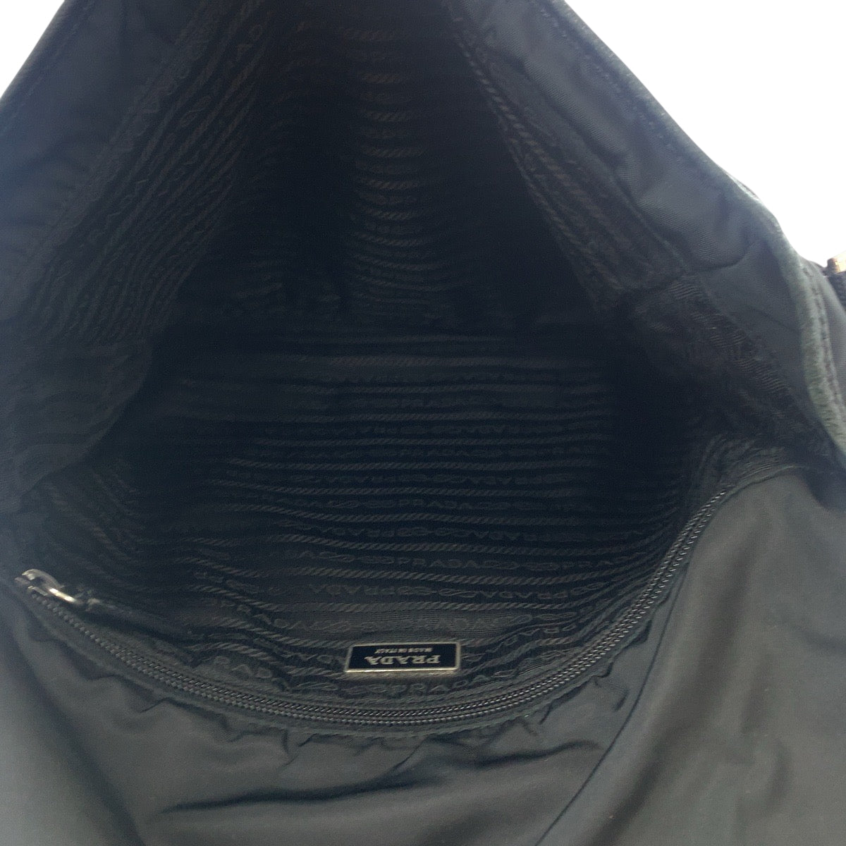 18051
PRADA プラダ テスート 三角ロゴプレート 男女兼用 ブラック 黒 シルバー金具 ナイロン V166 ショルダーバッグ メッセンジャーバッグ  レディース ABP43