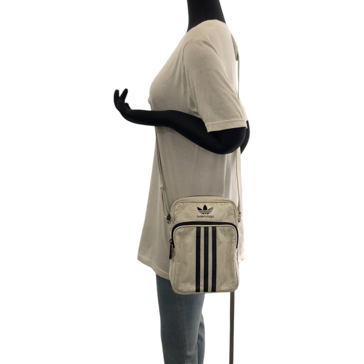 18055
BALENCIAGA バレンシアガ アディダスコラボ スリーストライプ 男女兼用 ホワイト ブラック ホワイト金具 レザー 721850 ショルダーバッグ ポシェット  メンズ A75