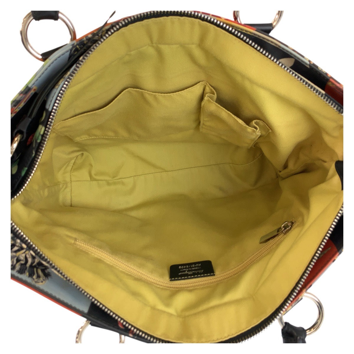 18057
Salvatore Ferragamo サルヴァトーレフェラガモ ブラック 黒 マルチカラー シルバー金具 ナイロン / レザー AU-21/6408 トートバッグ ショルダーバッグ  レディース AB40