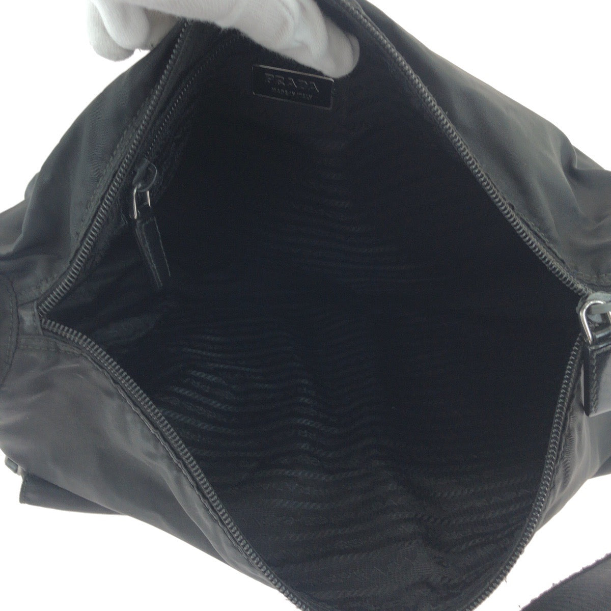 18096
PRADA Tessuto Triangle Logo Plate Black Silver Hardware Nylon Shoulder Bag Messenger Bag Ladies AB35