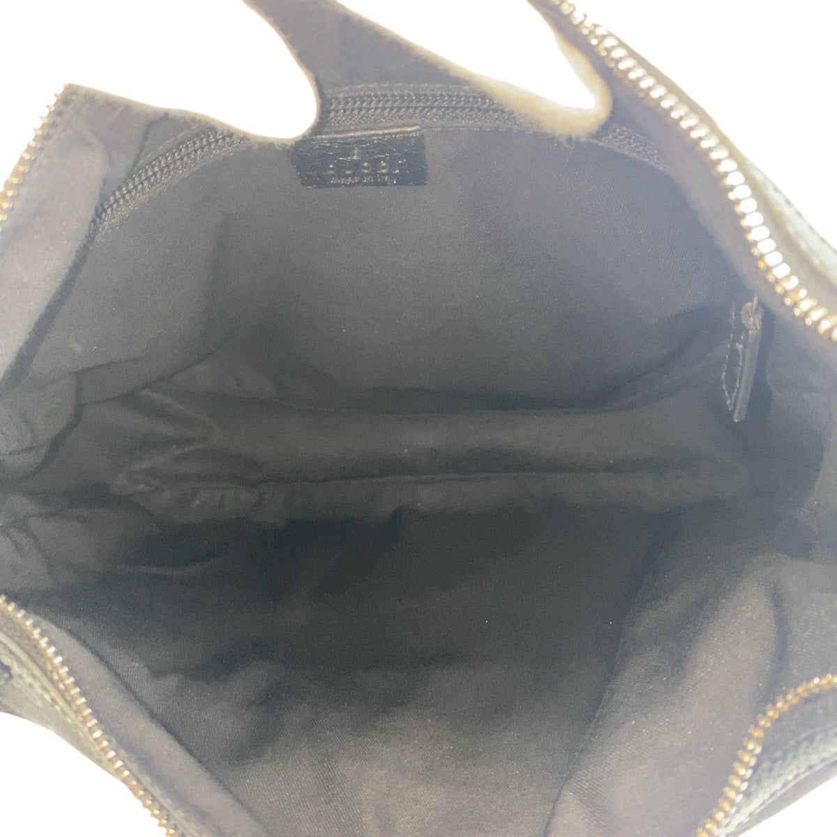 18107
GUCCI グッチ ブラック 黒 シルバー金具 GGキャンバス 131211 斜め掛け ショルダーバッグ メッセンジャーバッグ  メンズ AB40