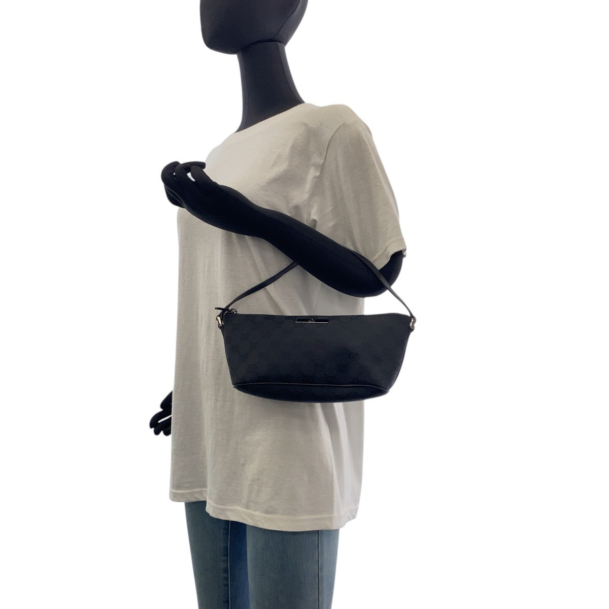18108
GUCCI グッチ ブラック 黒 シルバー金具 GGキャンバス / レザー 07198 ハンドバッグ アクセサリーポーチ  レディース A39