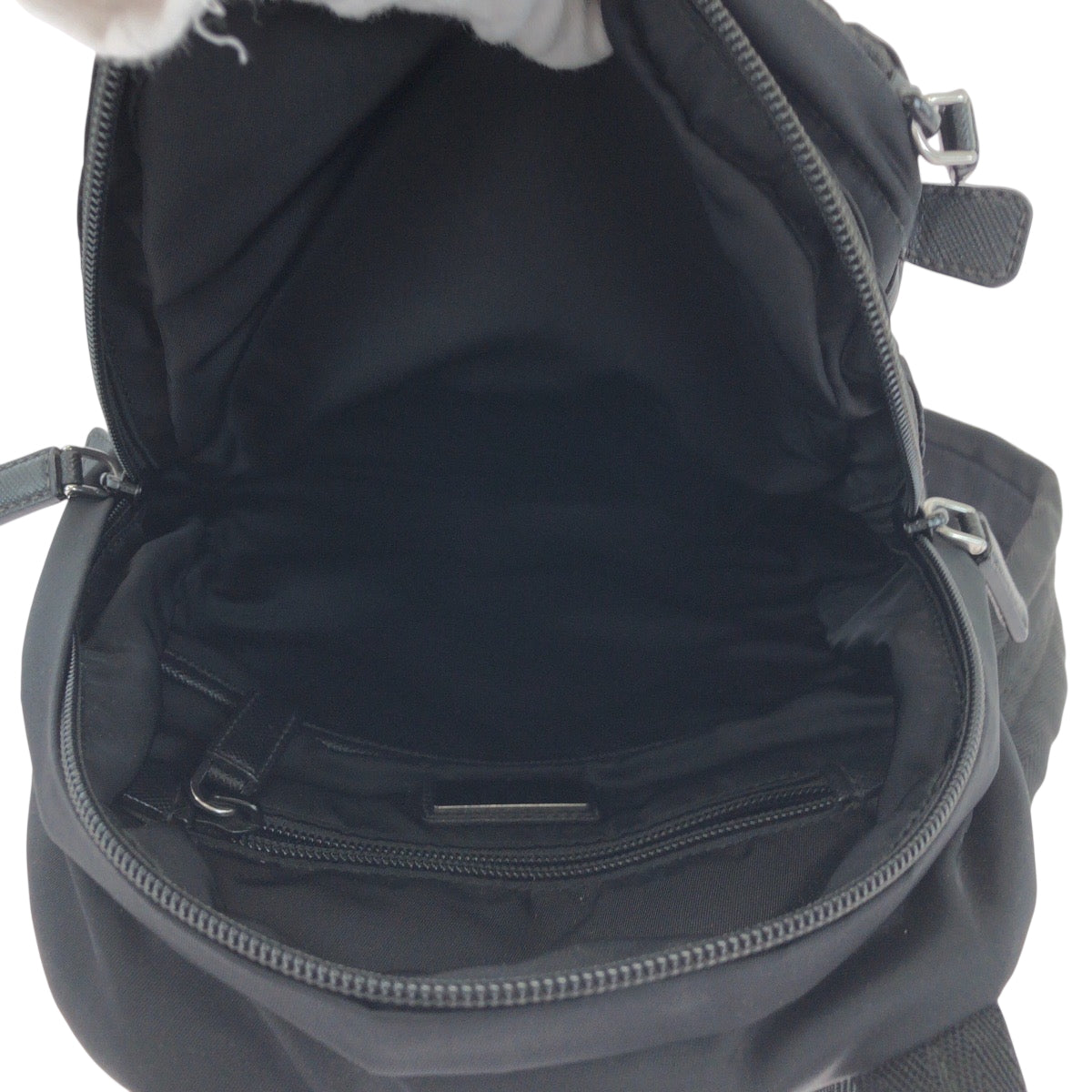 18109
PRADA プラダ テスート 三角ロゴプレート ブラック 黒 シルバー金具 ナイロン 2VZ013 ボディバッグ バムバッグ  メンズ AB29