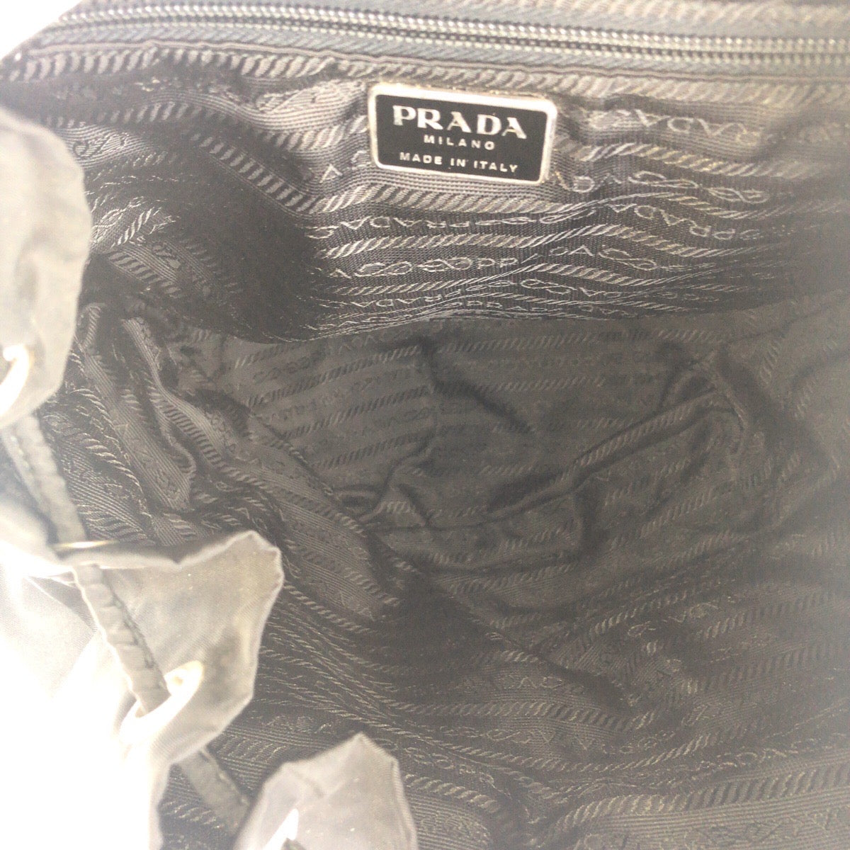 18110
PRADA プラダ テスート 三角ロゴプレート ブラック 黒 シルバー金具 ナイロン バックパック リュックサック  レディース AB42