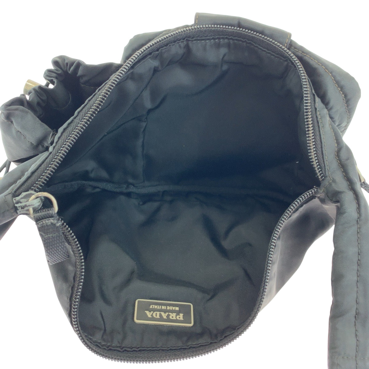 18114
PRADA プラダ テスート 三角ロゴプレート ブラック 黒 シルバー金具 ナイロン VA0056 ウエストバッグ バムバッグ  メンズ ABP38
