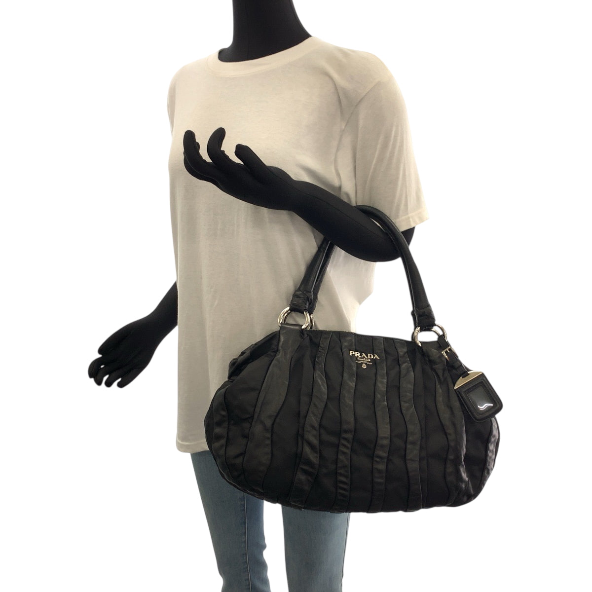18117
PRADA プラダ ロゴ ブラック 黒 シルバー金具 ナイロン / レザー ハンドバッグ ショルダーバッグ  レディース ABP36