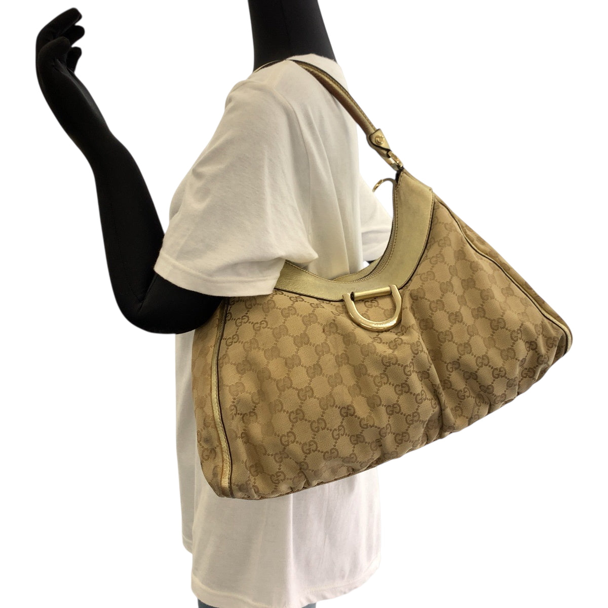 18120
GUCCI グッチ アビー ベージュ ゴールド ゴールド金具 GGキャンバス 189833 ショルダーバッグ 肩掛け  レディース