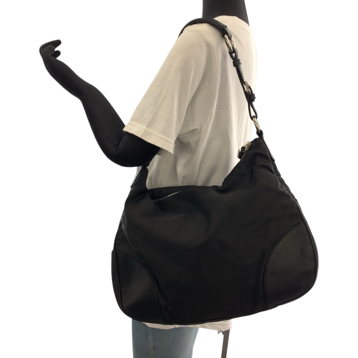 18126
PRADA プラダ テスート 三角ロゴプレート ブラック 黒 シルバー金具 ナイロン / レザー ホーボー ショルダーバッグ 肩掛け  レディース ABP40