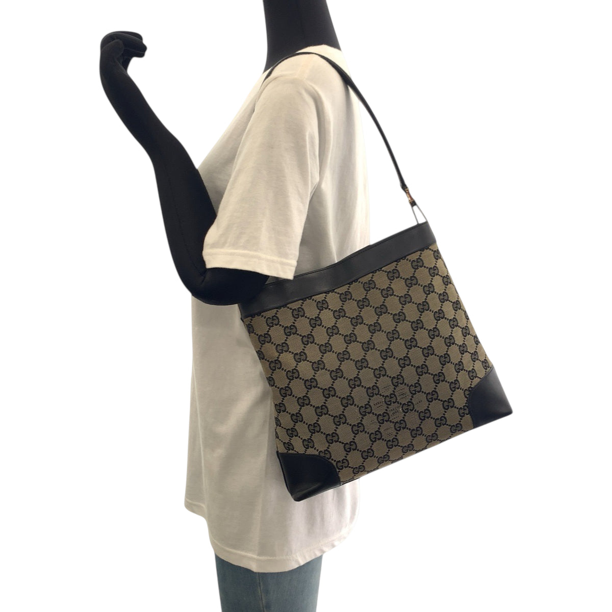 18127
GUCCI グッチ ブラック 黒 ベージュ ゴールド金具 GGキャンバス 001 4231 ワンショルダーバッグ 肩掛け  レディース AB25