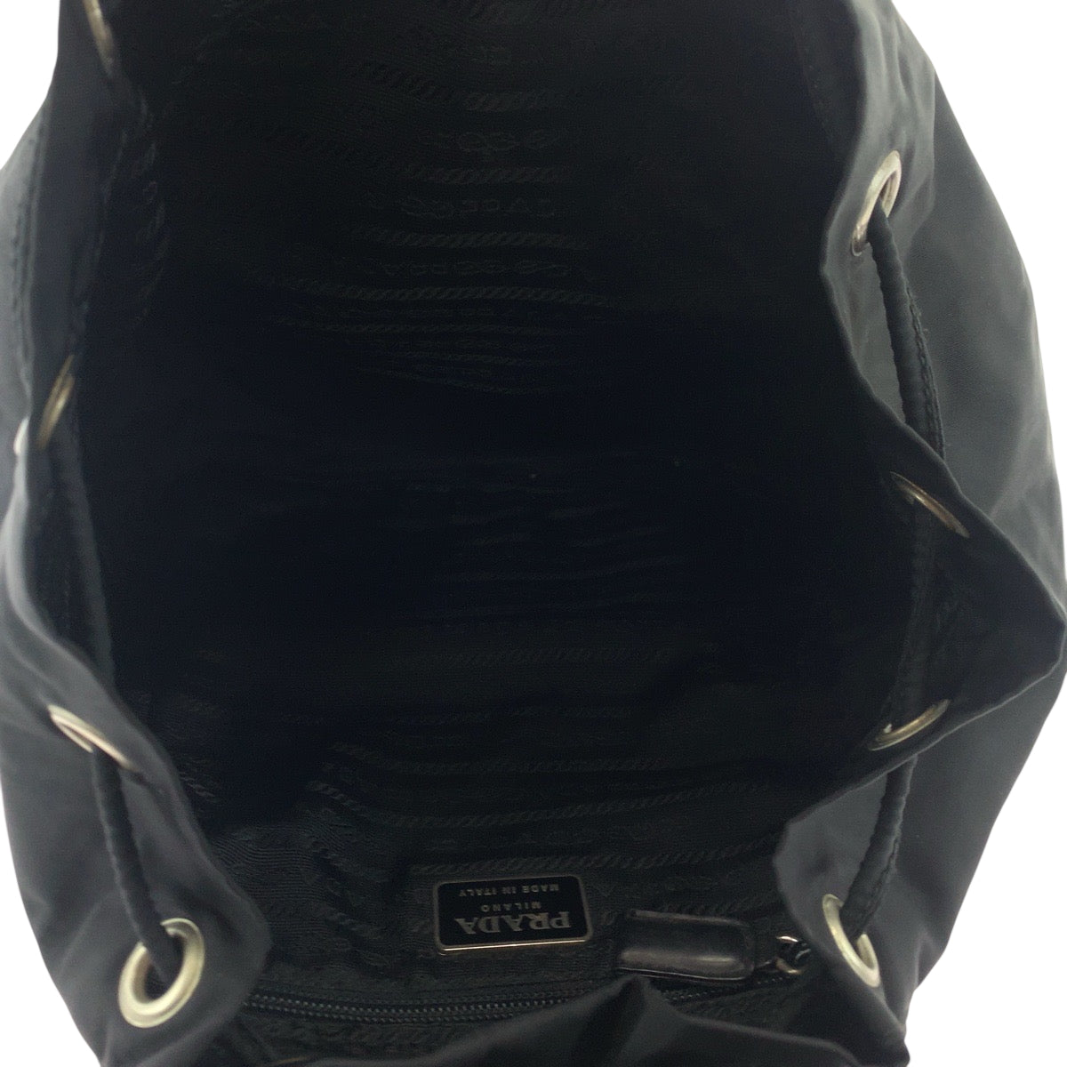 18146
PRADA プラダ テスート 三角ロゴプレート ブラック 黒 シルバー金具 ナイロン リュックサック バックパック  レディース ABP38