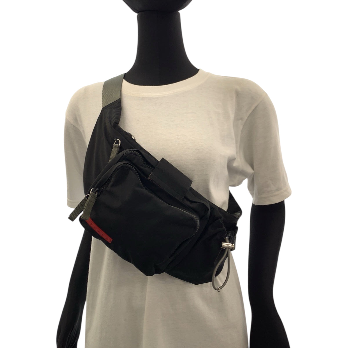 18170
PRADA プラダ プラダスポーツ 男女兼用 ブラック 黒 シルバー金具 ナイロン 4VA056 ウエストバッグ バムバッグ  レディース A40