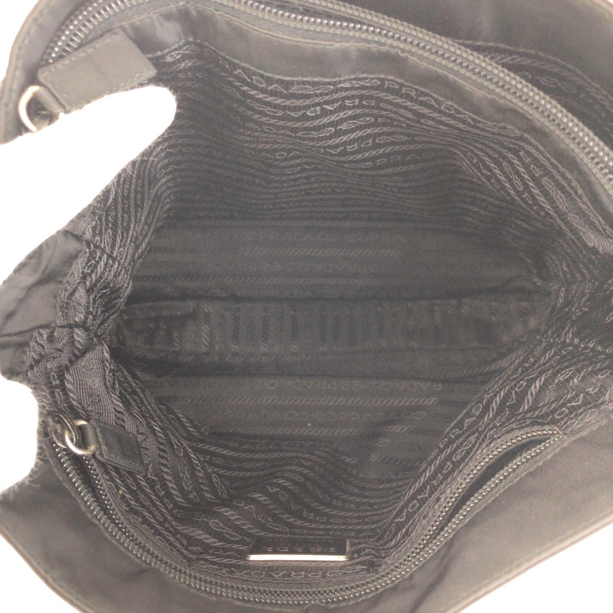 18187
PRADA プラダ テスート 三角ロゴプレート ブラック 黒 シルバー金具 ナイロン トートバッグ ショルダーバッグ  レディース ABP39