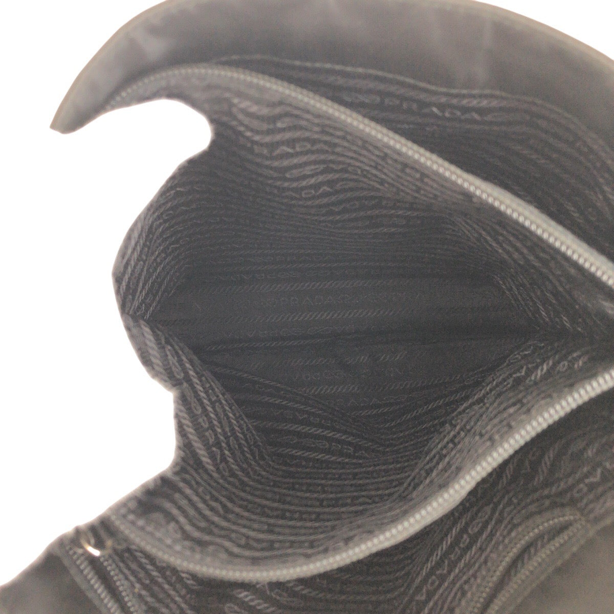 18187
PRADA プラダ テスート 三角ロゴプレート ブラック 黒 シルバー金具 ナイロン トートバッグ ショルダーバッグ  レディース ABP39