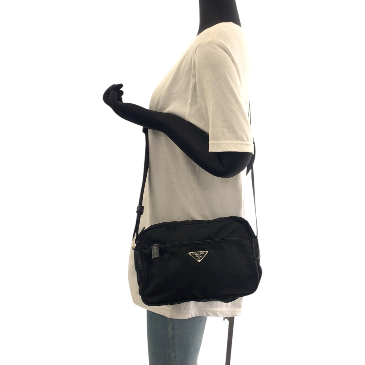 18193
PRADA プラダ テスート 三角ロゴプレート ブラック 黒 シルバー金具 ナイロン ショルダーバッグ ポシェット カメラバッグ  メンズ