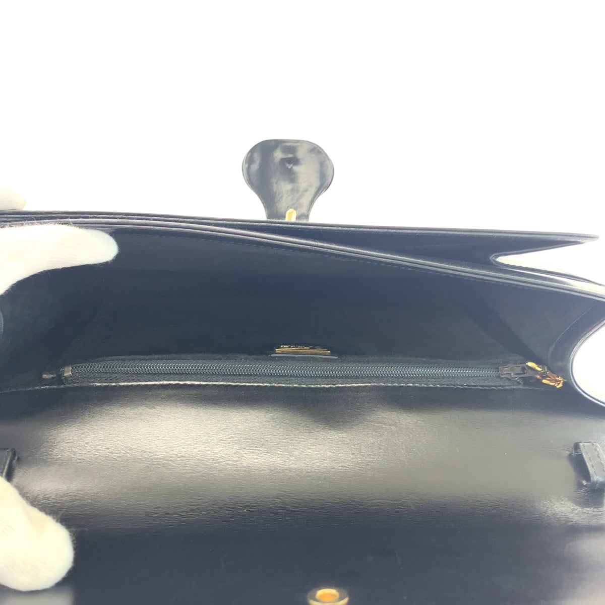 18212
GUCCI グッチ ヴィンテージ オールドグッチ ブラック 黒 ゴールド金具 レザー 26 004 0297 ショルダーバッグ クラッチバッグ 2way  レディース A63