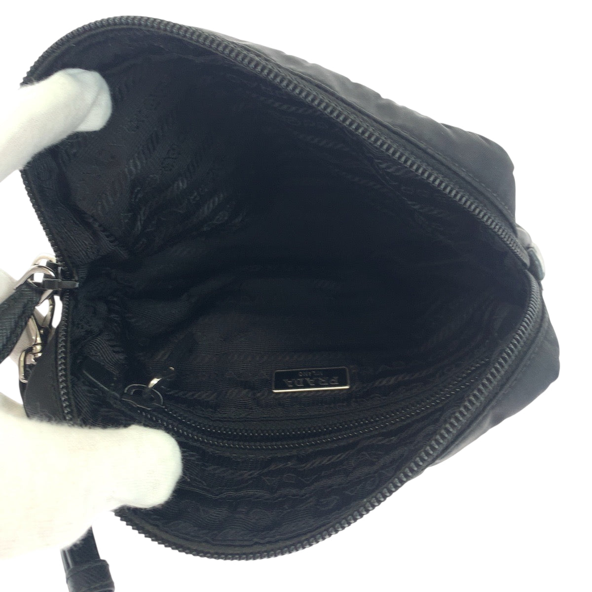 18317
PRADA Tessuto Triangle Logo Plate Black Silver Hardware Nylon Pouch Cosmetic Pouch Women's