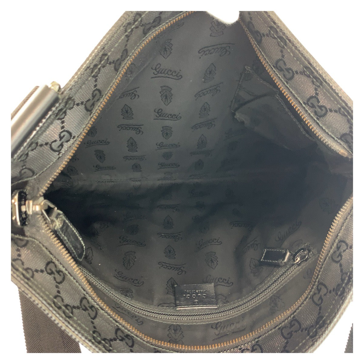 18319
GUCCI グッチ GGインプリメ ブラック 黒 シルバー金具 PVC 201446 ショルダーバッグ メッセンジャーバッグ レディース A67