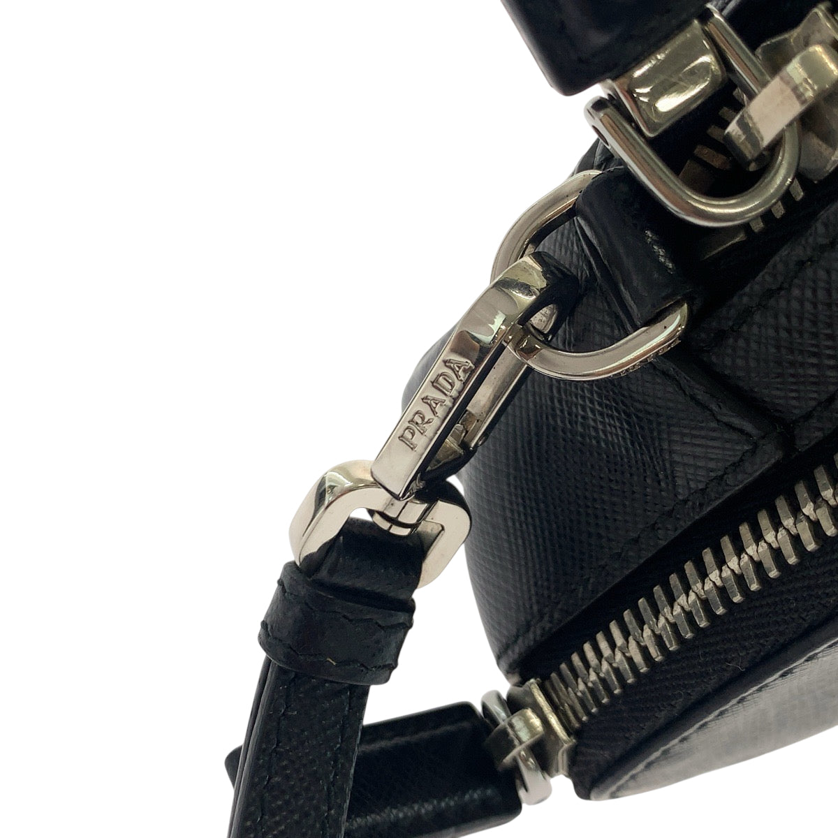 18334
PRADA プラダ サフィアーノレザー ロゴ ブラック 黒 シルバー金具 レザー クラッチバッグ セカンドバッグ  メンズ ABP41