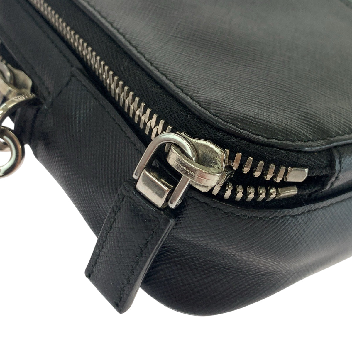 18334
PRADA プラダ サフィアーノレザー ロゴ ブラック 黒 シルバー金具 レザー クラッチバッグ セカンドバッグ  メンズ ABP41