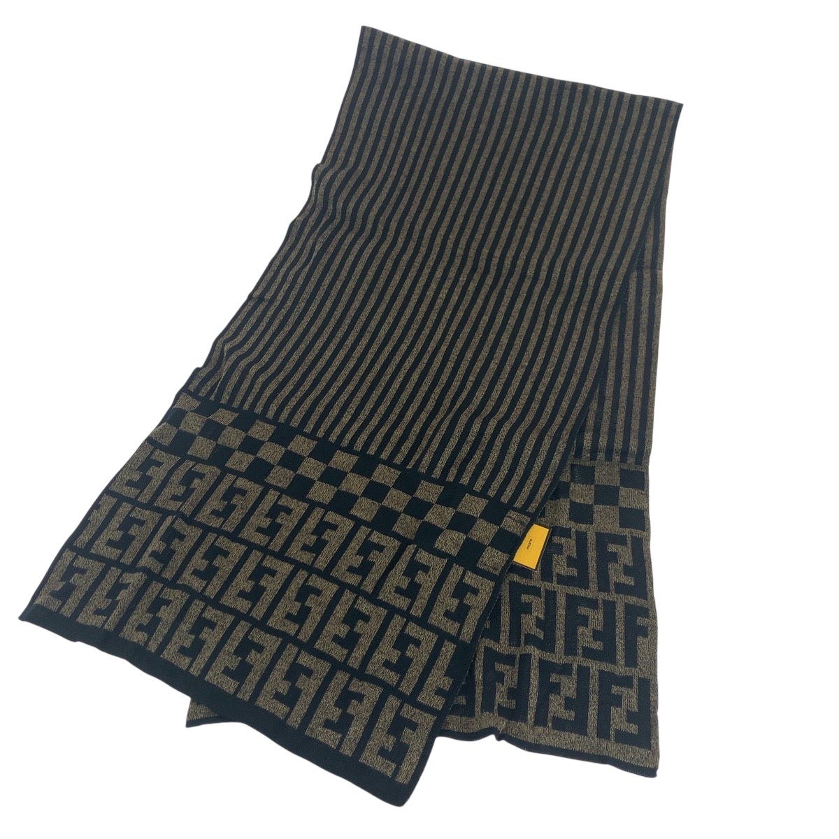 18339
FENDI フェンディ ズッカ ブラウン ブラック ウール マフラー ストール  レディース