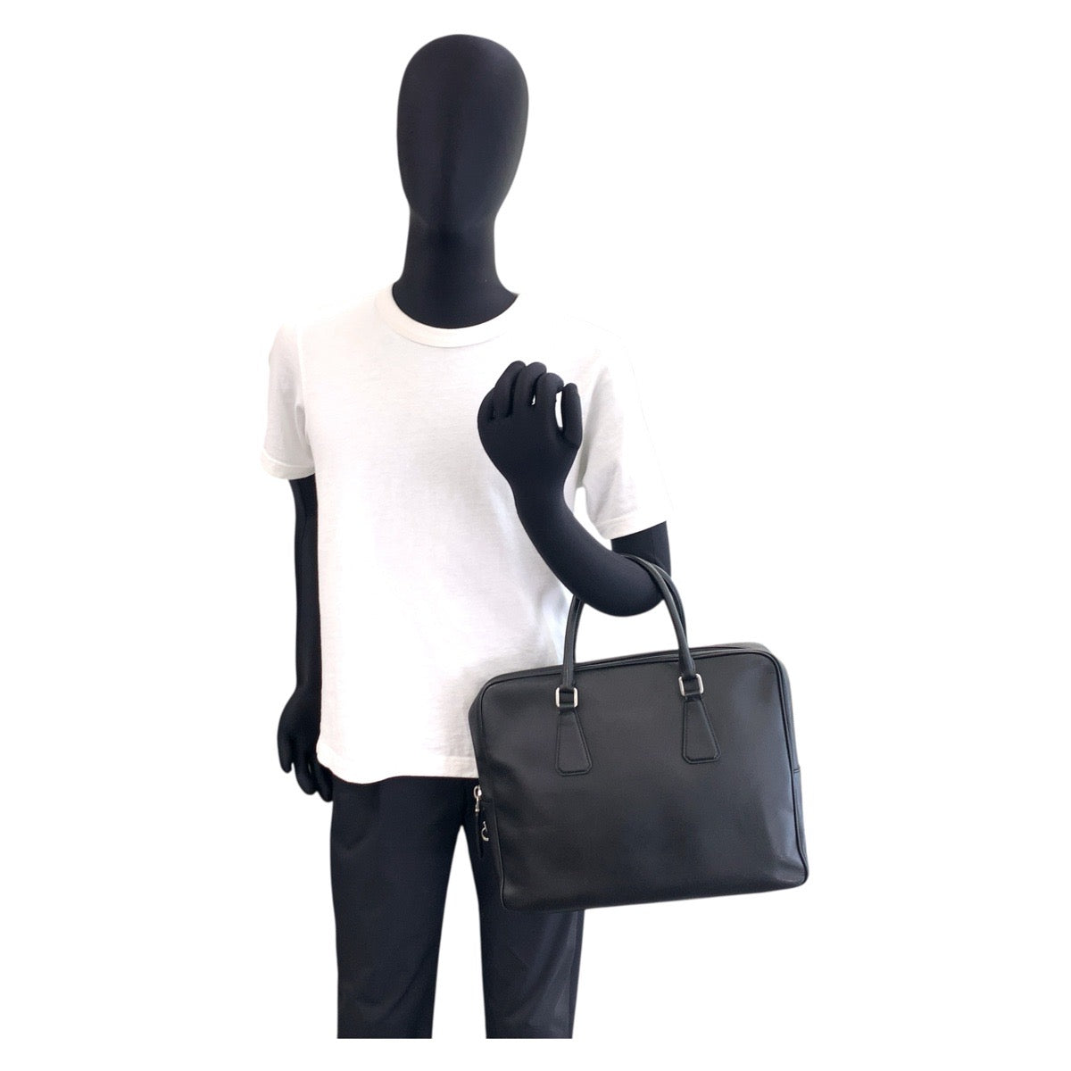 18359
PRADA プラダ サフィアーノ ブラック 黒 シルバー金具 レザー ビジネスバッグ ブリーフケース  メンズ AB52