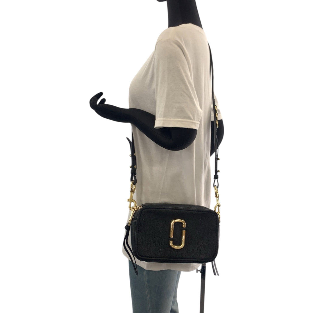 18383
MARC BY MARC JACOBS マークバイマークジェイコブス ブラック 黒 ゴールド金具 レザー M0016805 ショルダーバッグ ポシェット  レディース AB21