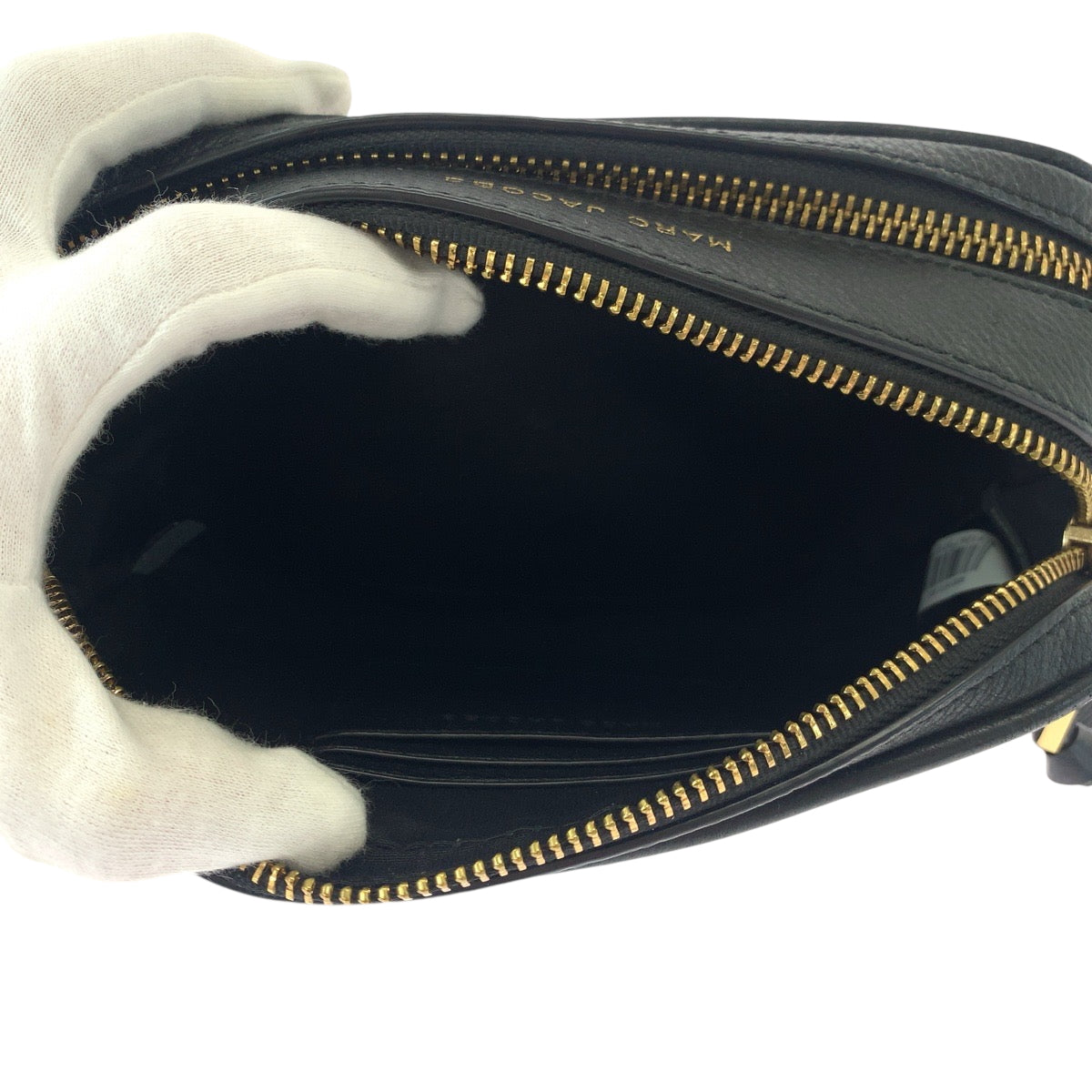 18383
MARC BY MARC JACOBS マークバイマークジェイコブス ブラック 黒 ゴールド金具 レザー M0016805 ショルダーバッグ ポシェット  レディース AB21