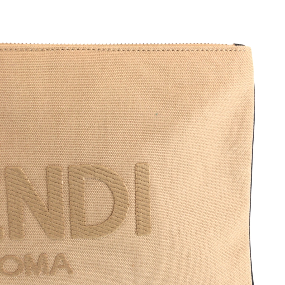 18392
FENDI フェンディ ロゴ ベージュ シルバー金具 キャンバス クラッチバッグ セカンドバッグ ポーチ  レディース A28