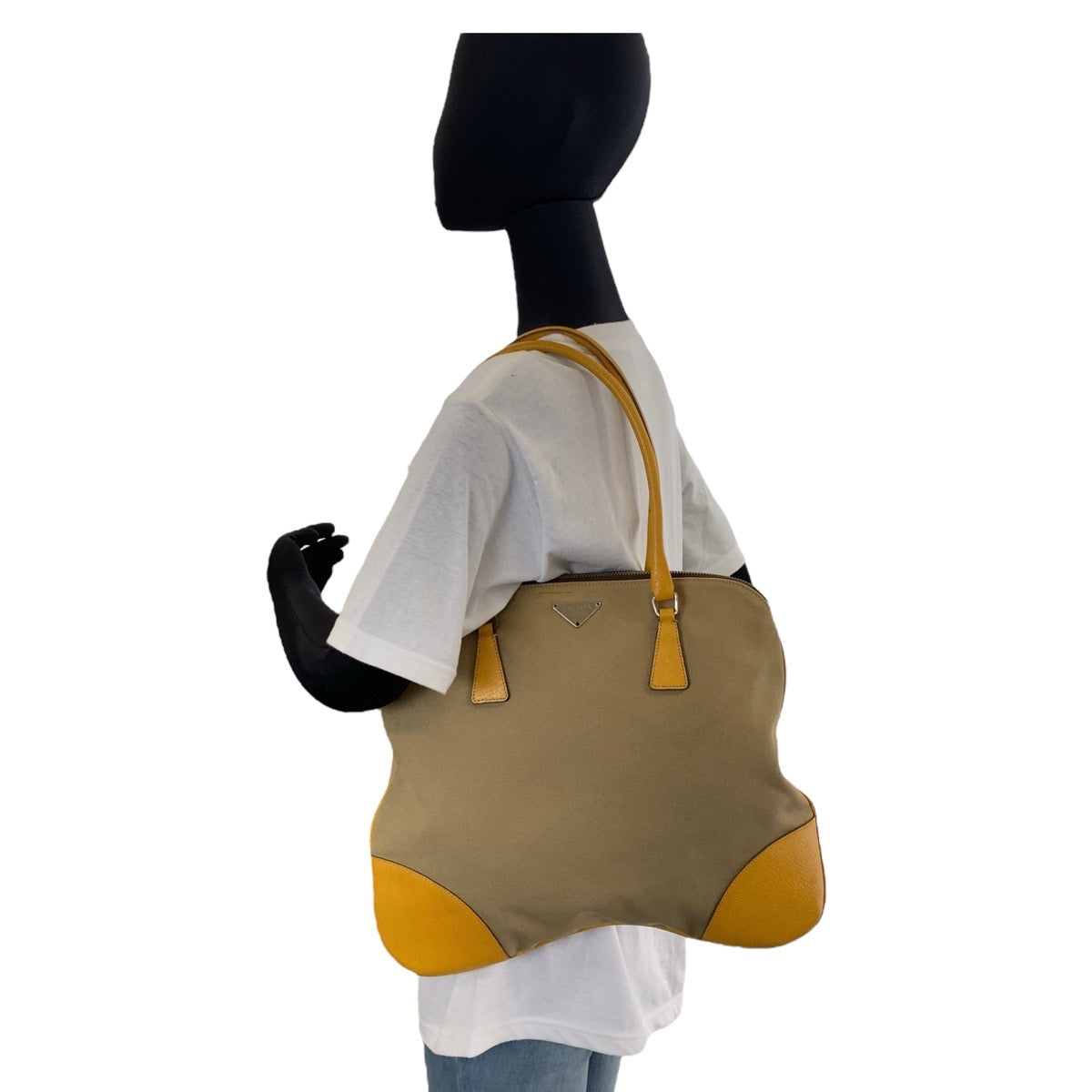 18406
PRADA プラダ 三角ロゴプレート ベージュ イエロー シルバー金具 キャンバス / レザー トートバッグ ハンドバッグ ショルダーバッグ  レディース ABP25