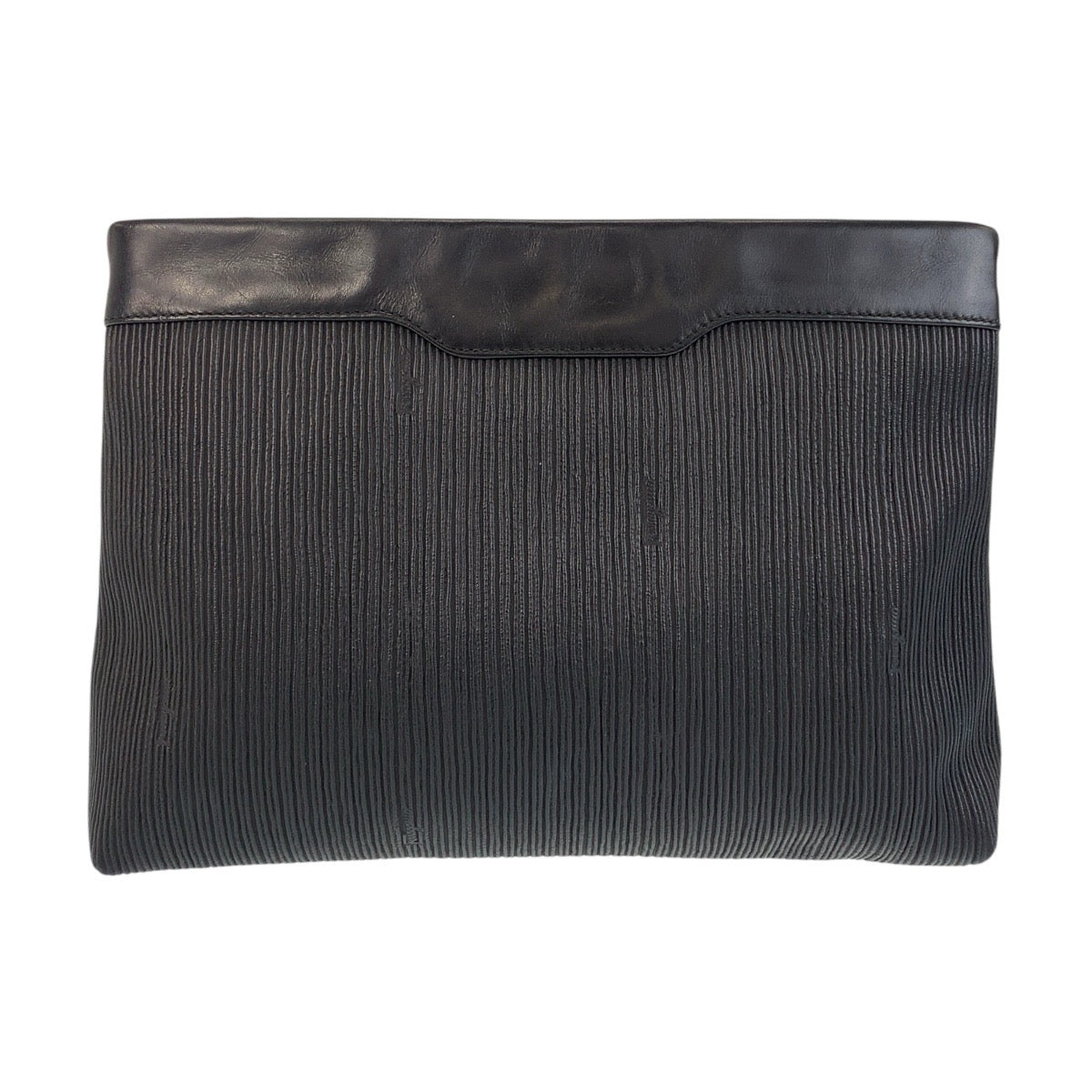 18409
Salvatore Ferragamo サルヴァトーレフェラガモ ブラック 黒 ゴールド金具 レザー ショルダーバッグ ポシェット  レディース ABP25