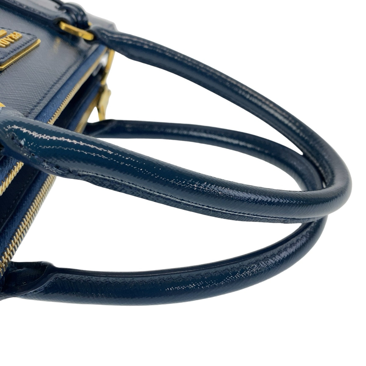 18426
PRADA プラダ サフィアーノ 三角ロゴプレート ブルー 青 ゴールド金具 レザー 2way ハンドバッグ 斜め掛け ショルダーバッグ レディース ABP66