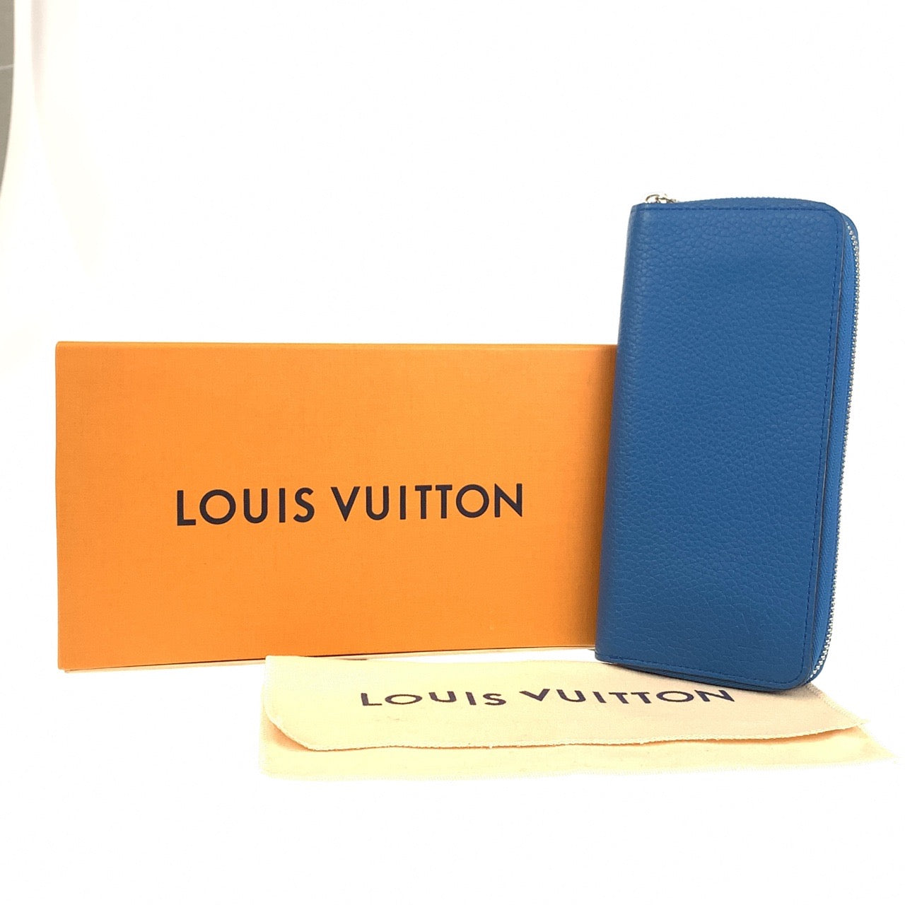 18438
LOUIS VUITTON ルイヴィトン トリヨンレザー ジッピーウォレット ヴェルティカル ブルー レザー M58411 長財布 ラウンドファスナー メンズ A52