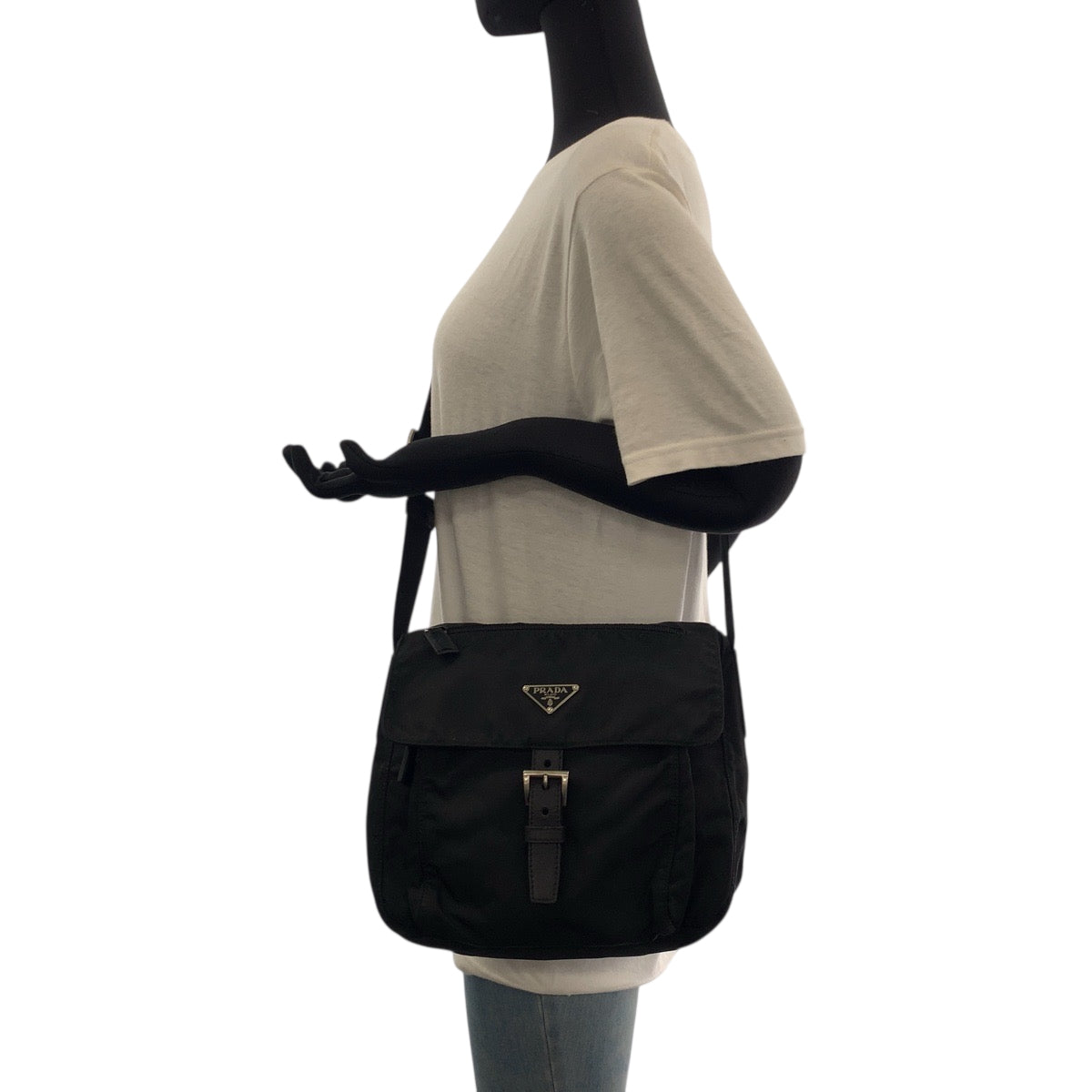 18452
PRADA プラダ テスート 三角ロゴプレート ブラック 黒 シルバー金具 ナイロン ショルダーバッグ ポシェット  レディース AB38