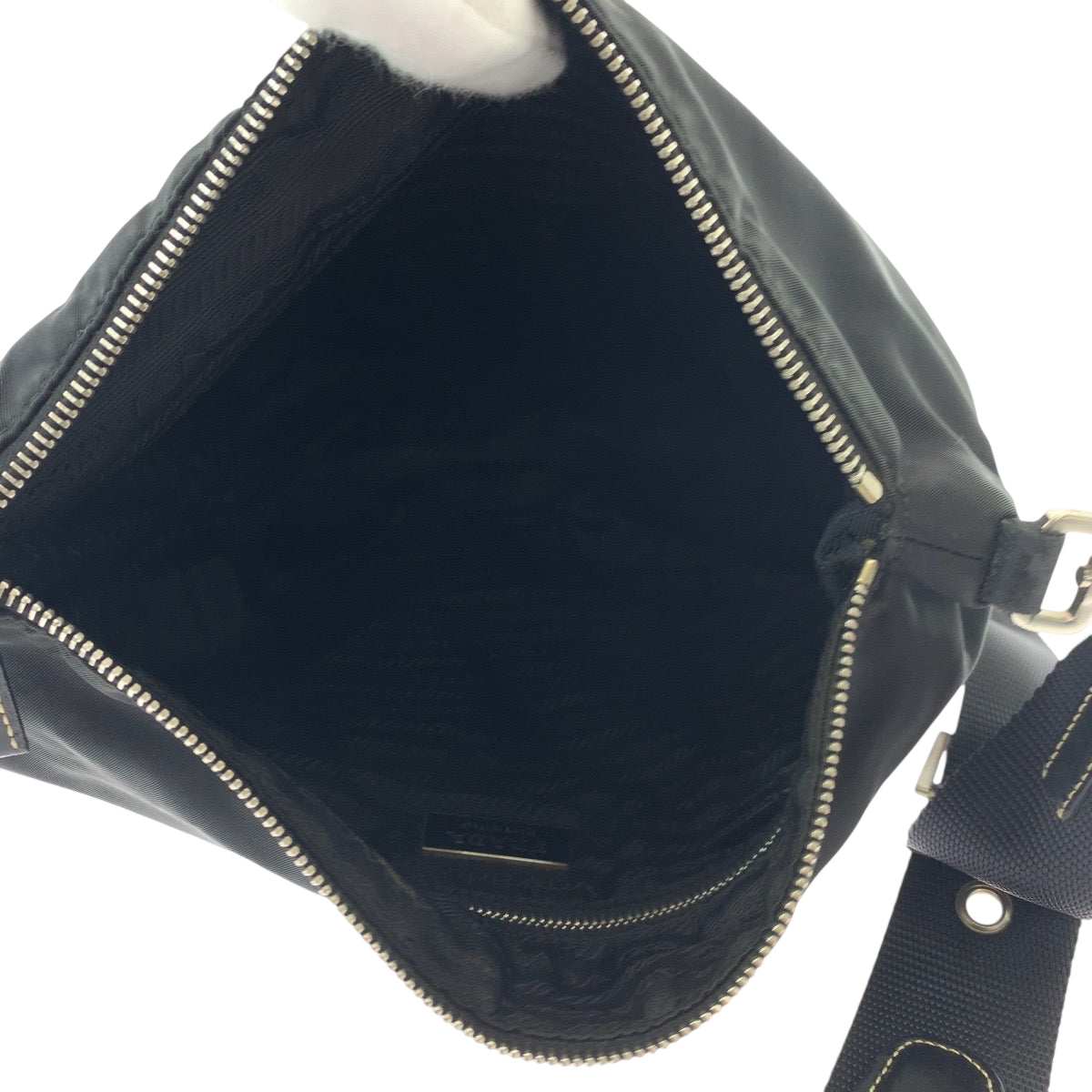 18454
PRADA Tessuto Triangle Logo Plate Black Silver Hardware Nylon 7 Shoulder Bag Pochette Ladies AB40