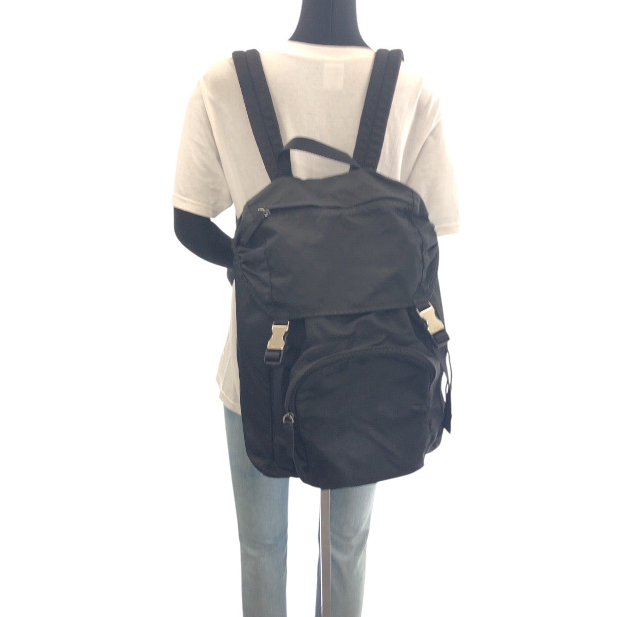 18456
PRADA プラダ テスート 三角ロゴプレート ブラック 黒 シルバー金具 ナイロン バックパック リュック 男女兼用  レディース AB42