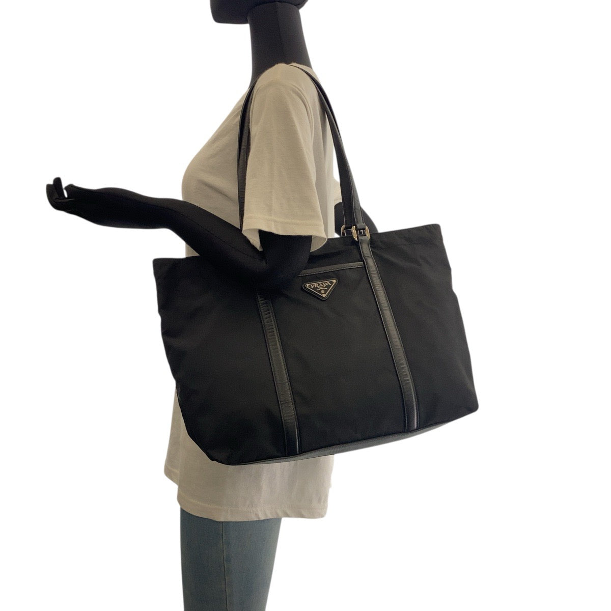 18464
PRADA プラダ テスート 三角ロゴプレート ブラック 黒 シルバー金具  ナイロン / レザー  トートバッグ ショルダーバッグ  レディース ABP35