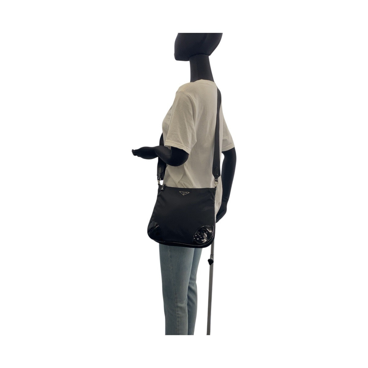 18485
PRADA プラダ テスート 三角ロゴプレート ブラック 黒 シルバー金具 ナイロン / エナメル ショルダーバッグ ポシェット  レディース ABP42
