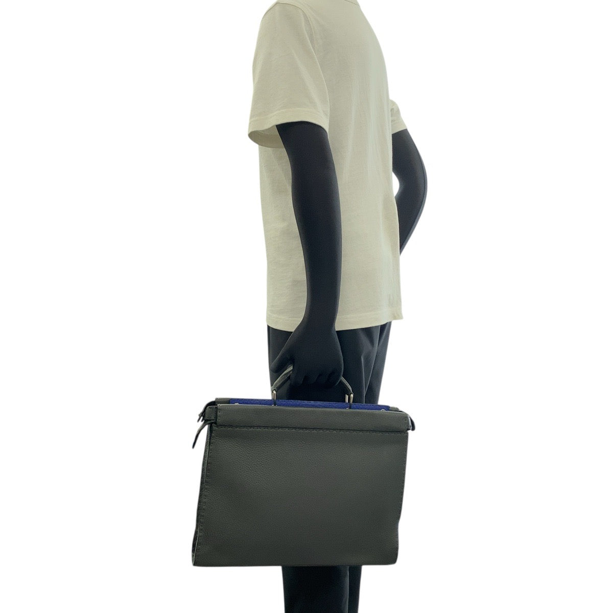 18489
FENDI フェンディ セレリア ピーカブー グレー シルバー金具 レザー 7VA406 ビジネスバッグ ブリーフケース  メンズ AB75