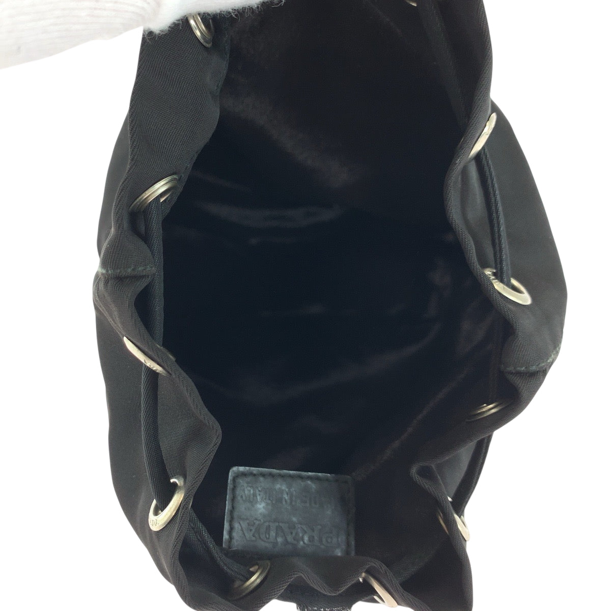 18496
PRADA プラダ テスート 三角ロゴプレート ブラック 黒 シルバー金具 ナイロン 1N0369 ポーチ 巾着ポーチ  レディース ABP22