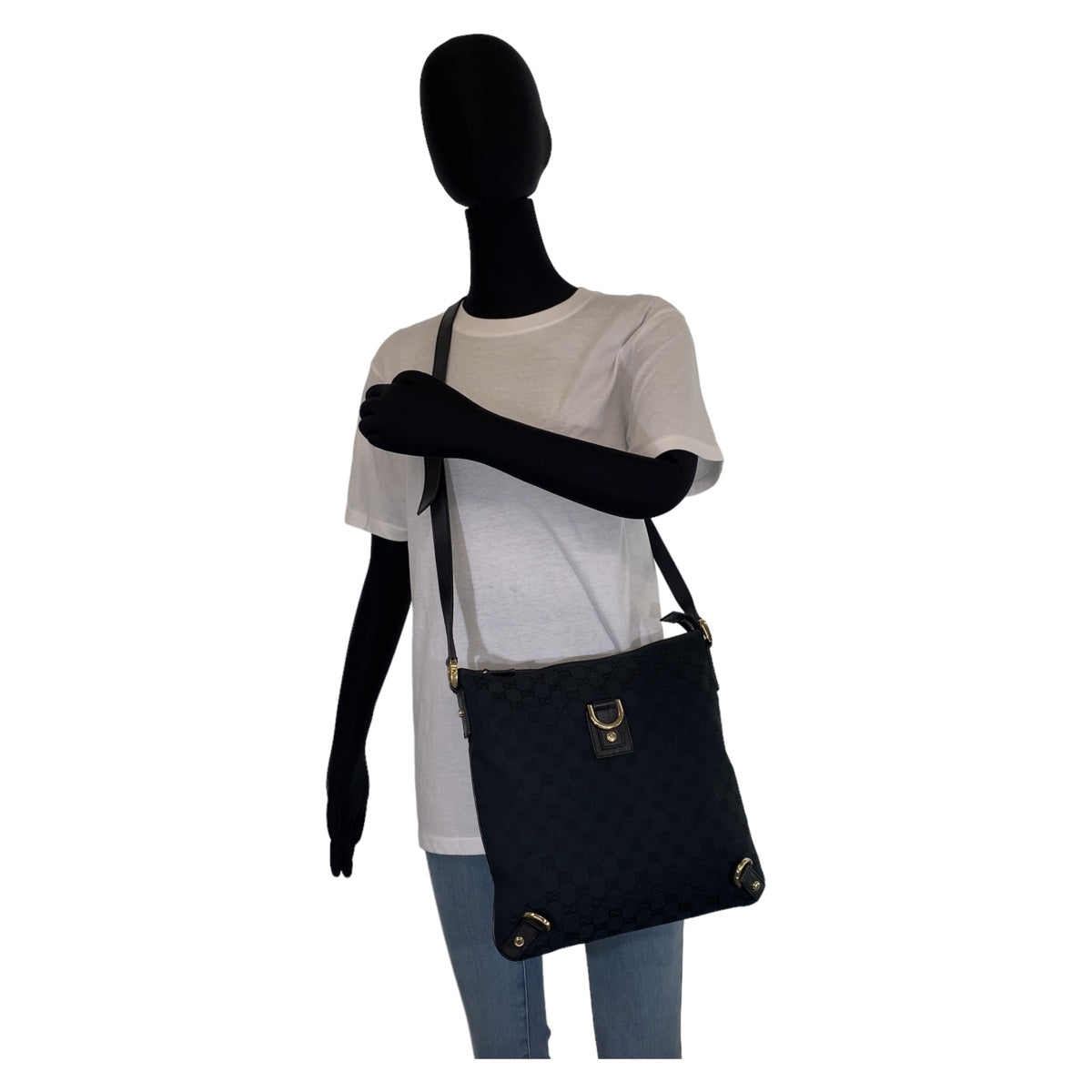 18521
GUCCI グッチ アビー ブラック 黒 ゴールド金具 GGキャンバス / レザー 131326 ショルダーバッグ メッセンジャーバッグ  レディース ABP41