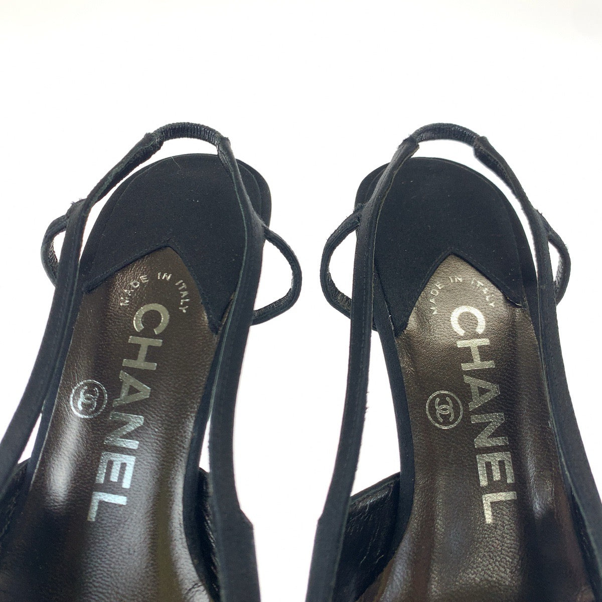 18527
CHANEL シャネル ココマーク ラインストーン サイズ36 1/2 バッグストラップ ブラック 黒 シルバー金具 サテン パンプス ミュール ハイヒール レディース SA38