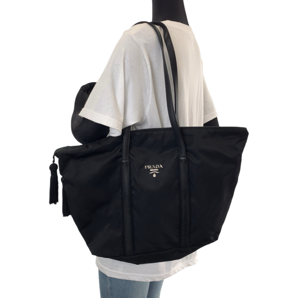 18554
PRADA プラダ テスート 三角ロゴプレート フリンジ ブラック 黒 シルバー金具 ナイロン BR3920 トートバッグ ショルダーバッグ  レディース ABP40