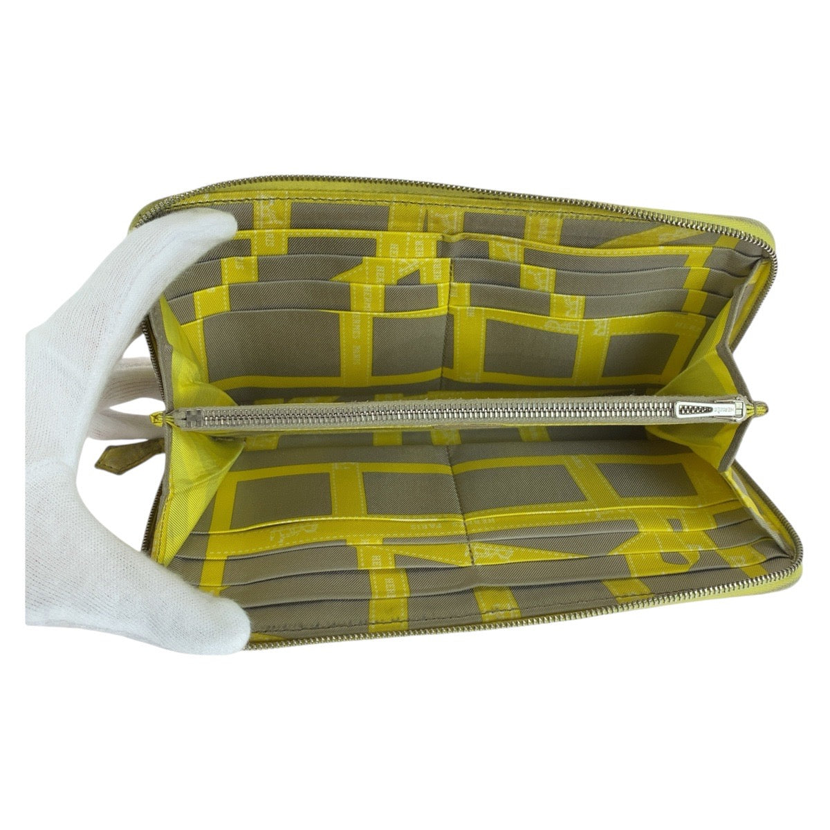 18560
HERMES エルメス アザップロング シルクイン ライトイエロー シルバー金具 ヴォーエプソン 長財布 ロングウォレット □Q刻印  レディース AB40