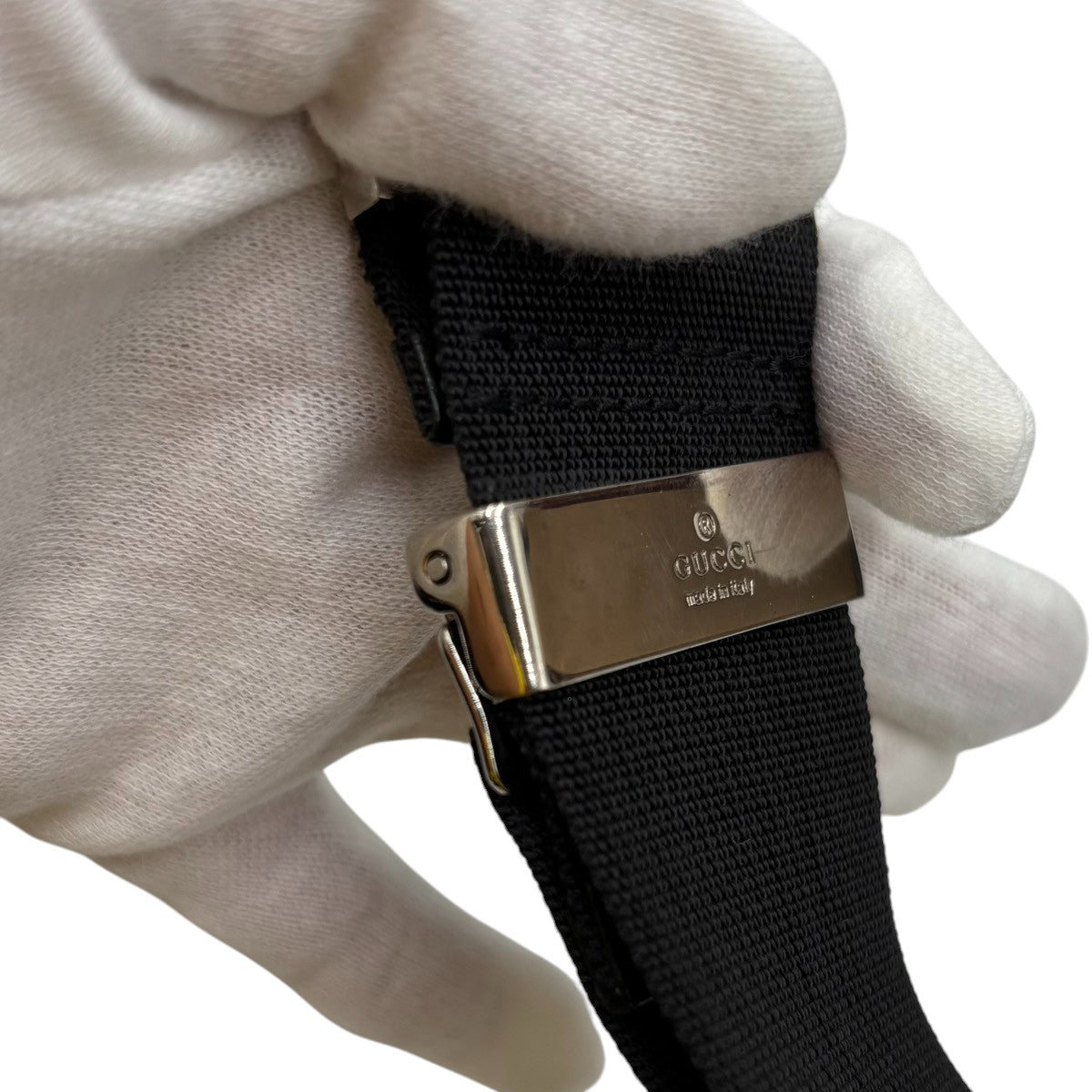 18587
GUCCI グッチ ブラック 黒 シルバー金具 GGキャンバス 019 0433 ショルダーバッグ ポシェット レディース A43